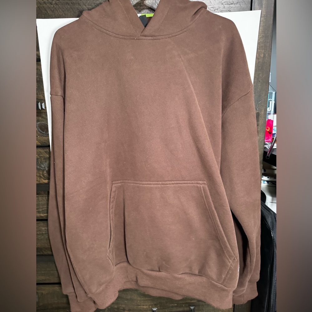 Men's Comfrt Clothing Hoodie Large Color Walnut
Used like new